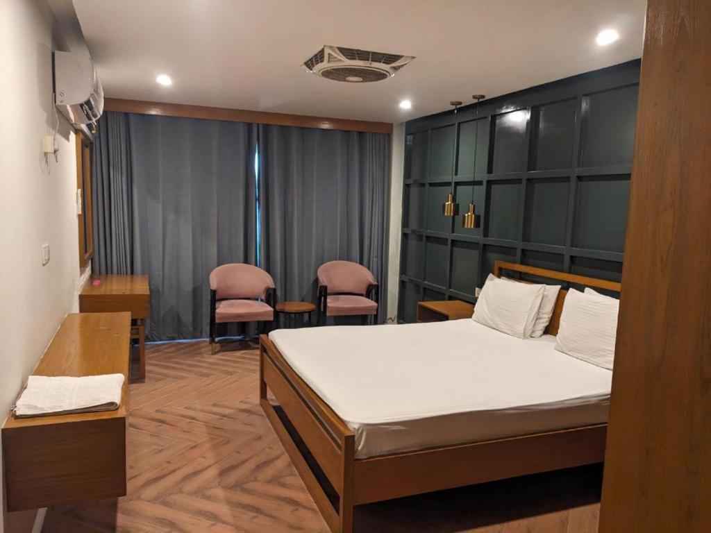 Lavish Hotel Равалпинди Экстерьер фото